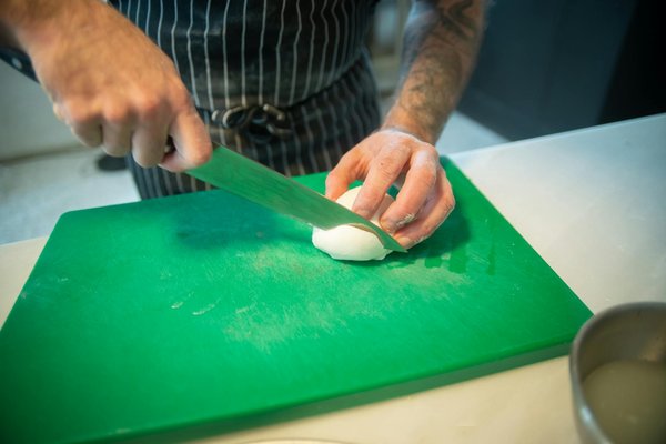 Ultimate guide to selecting kitchen countertops that resist bacteria: your path to a healthier home